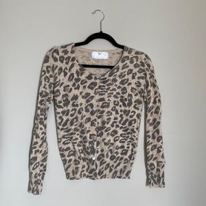 Leopard print sweater size xs